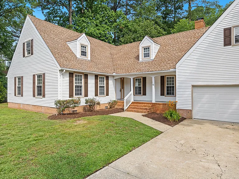 512 Bonsack Ct — Photo 3