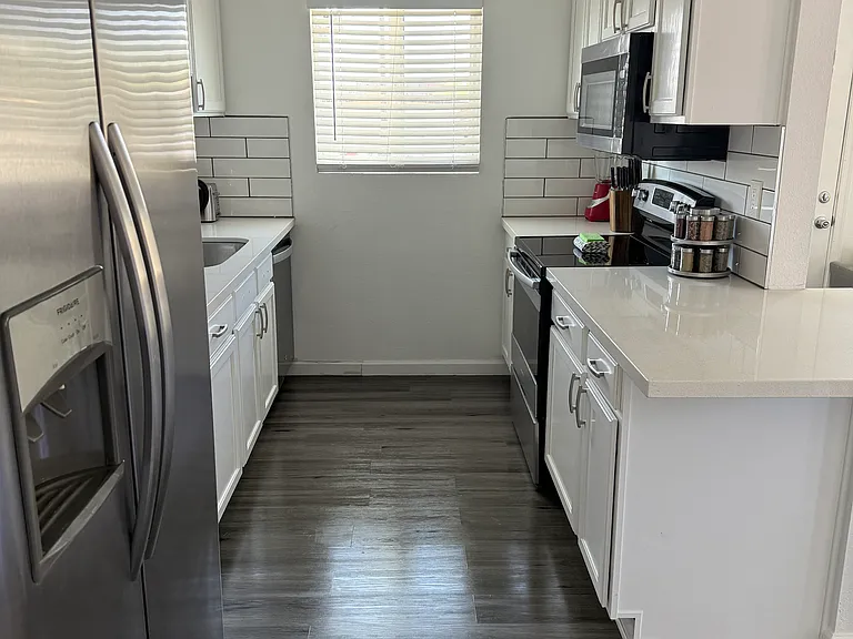 E Tempe Dr — Photo 10