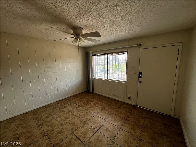 3720 Royal Crest St #14 — Photo 8