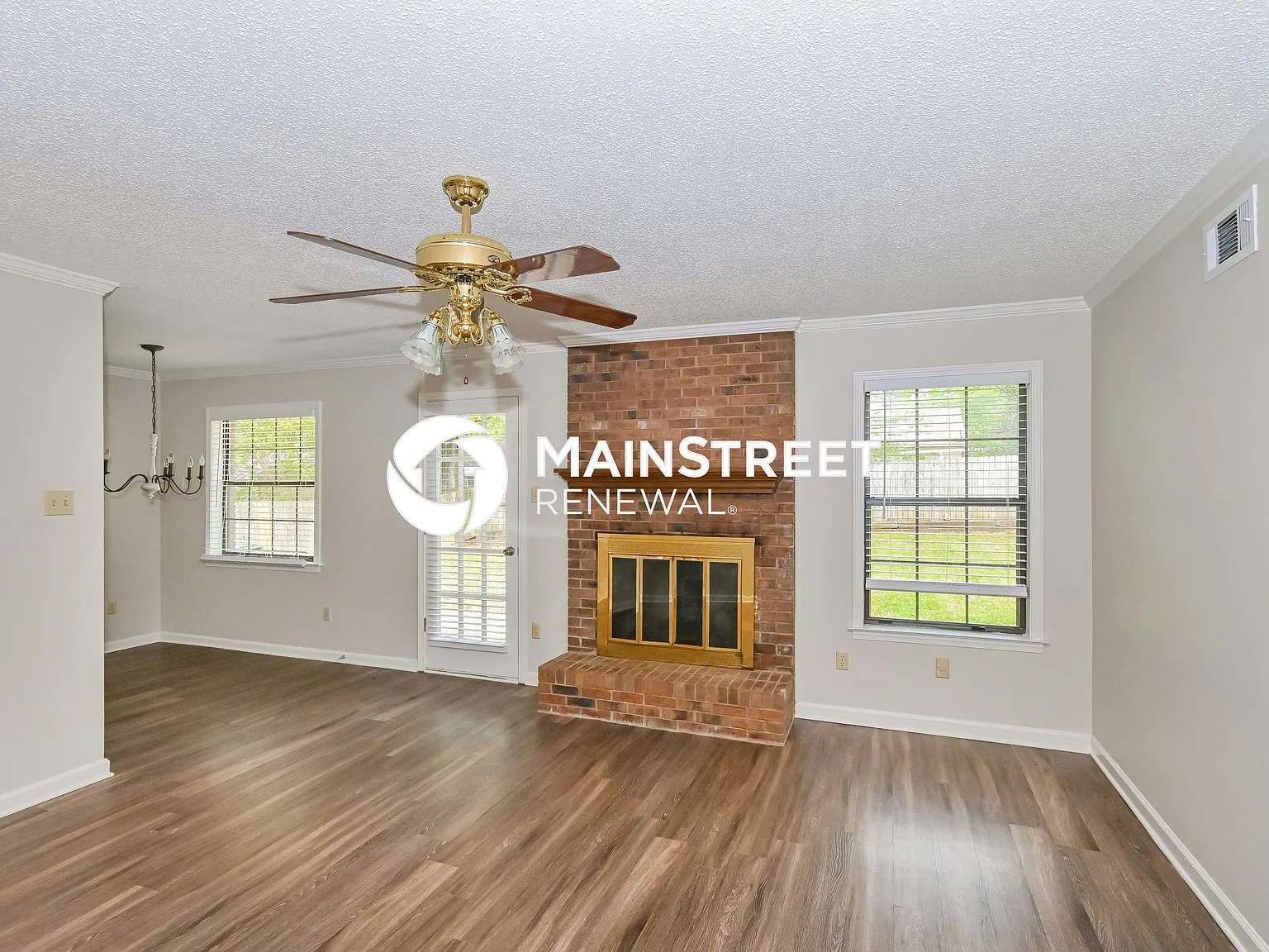 6338 Northampton Dr — Photo 2