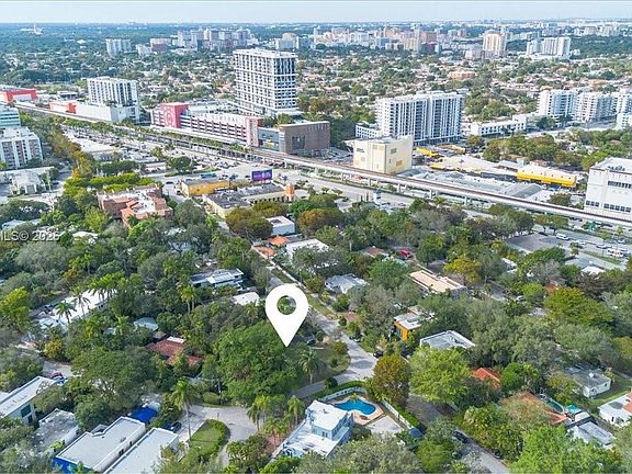 4th image of 2500 Overbrook St