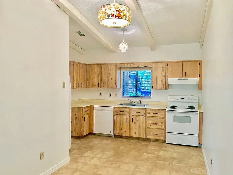 150 Longwood Lake Mary Rd #B — Photo 7