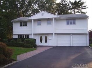 73 Brook Ct N, New Hyde Park, NY 11040