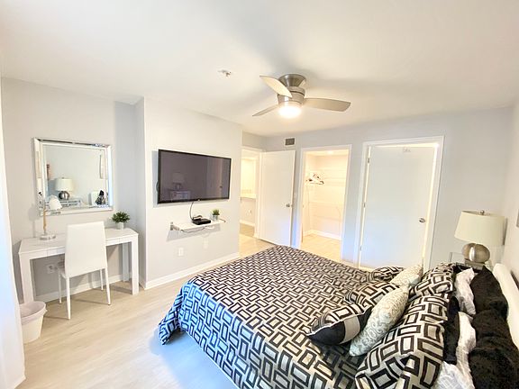 4th image of 7360 Westpointe Blvd #1428