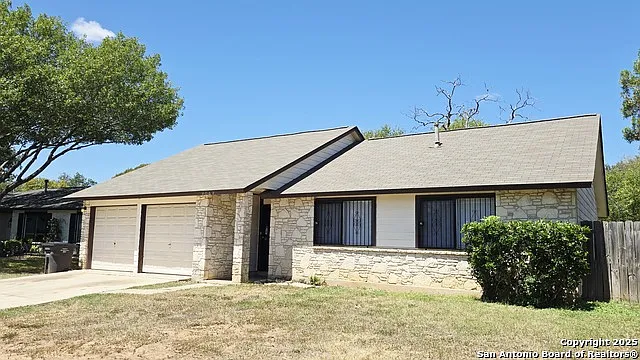 3 bed, 2.0 bath, 1108 sqft, $1,495 — Photo 3