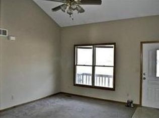 1030 S Bury St, Tonganoxie, KS 66086