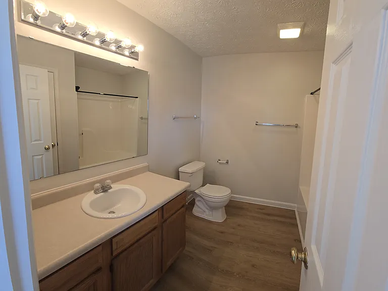 3327 Edison Dr — Photo 12