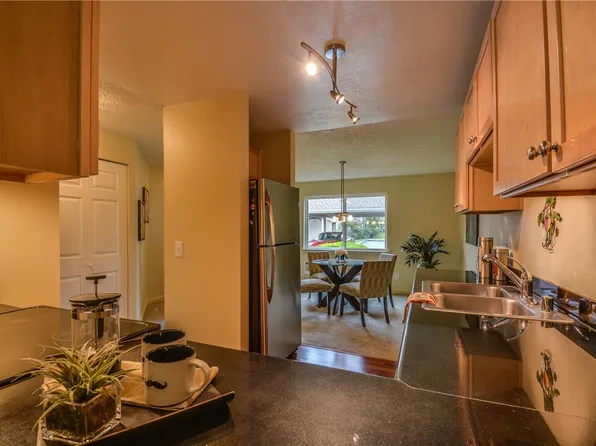 23723 12th Pl S Unit 1402, Des Moines, WA 98198