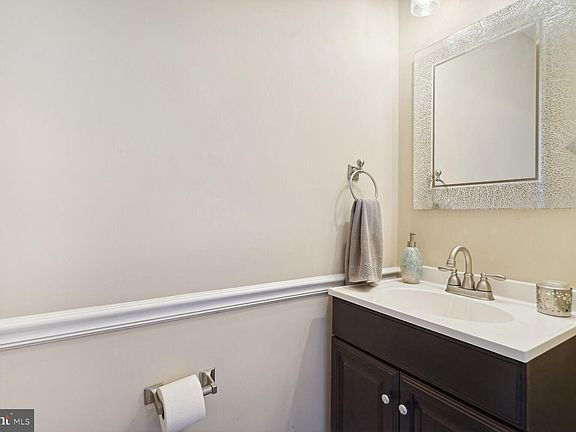 5th image of 9905 Grass Market Ct