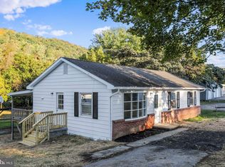 862 S Washington St, Berkeley Springs, WV 25411