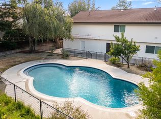 2915 Hopeton Rd, La Crescenta, CA 91214