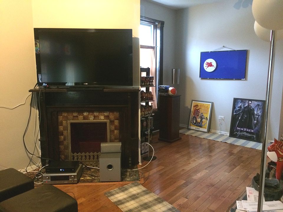 2nd image of 1100 N Wolcott Ave