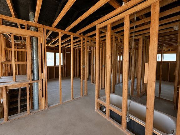 5th image of 111 Union St