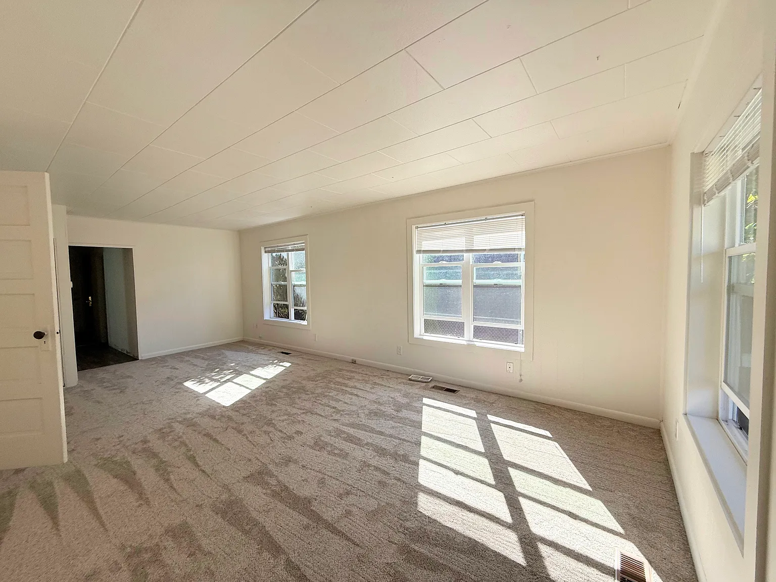 4 bed, 1.5 bath, 1344 sqft, $2,850 — Photo 4