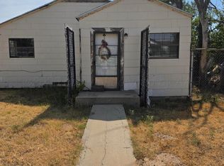 427 Clark Ave, Stinnett, TX 79083