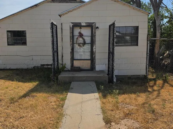 427 Clark Ave, Stinnett, TX 79083