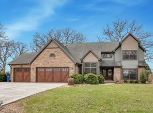 11503 Ellwood Greens Rd, Genoa, IL 60135