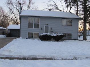 324 E Tulip Dr, Glenwood, IL