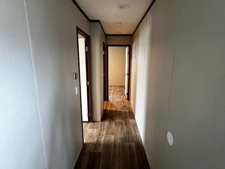 Hillview — Photo 43