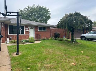 29543 Eiffel Ave, Warren, MI 48088