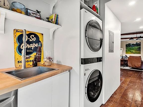 4th image of 23 State St #301