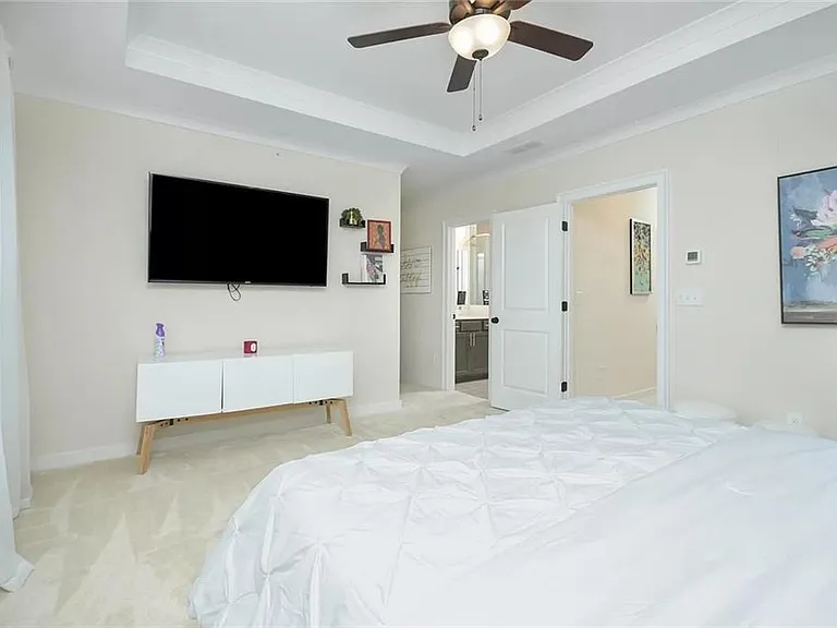 2048 Holtz Ln — Photo 17