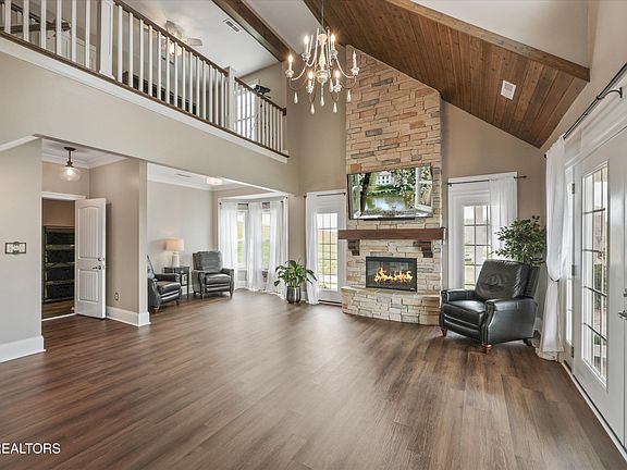 2nd image of 125 Marble View Dr