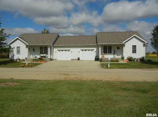 226 Newport Dr, Salem, IL 62881