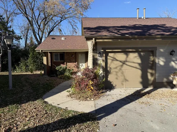 4950 South Imperial CIRCLE, Greenfield, WI 53220