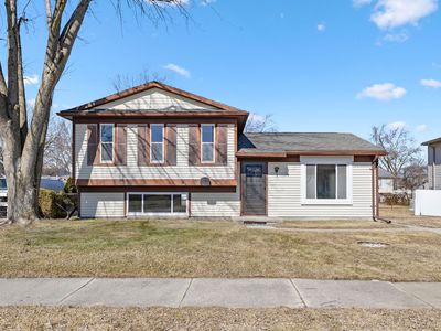 28622 Burning Tree Ln, Romulus, MI, 48174