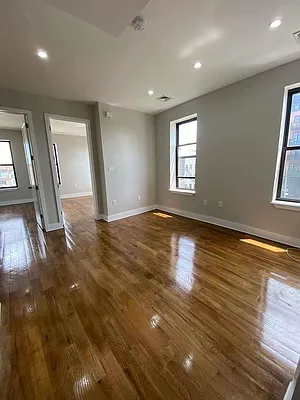 Rented by The Brokerage Group LLC | media 30