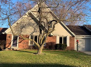 21 Woodacre Dr, Carmel, IN