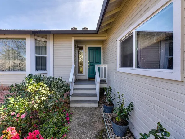 3265 Sandhurst Ct, Cameron Park, CA 95682