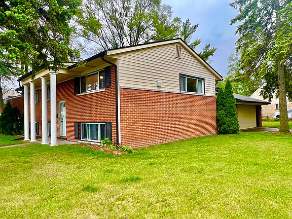 5th image of 667 Onandaga Ave