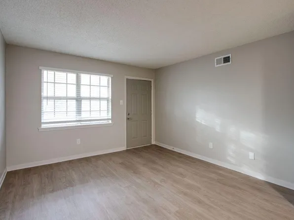 540 N Mendenhall Rd, Memphis, TN
