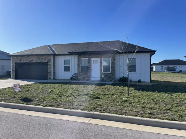 146 W Bluegrass St, Rogersville, MO 65742