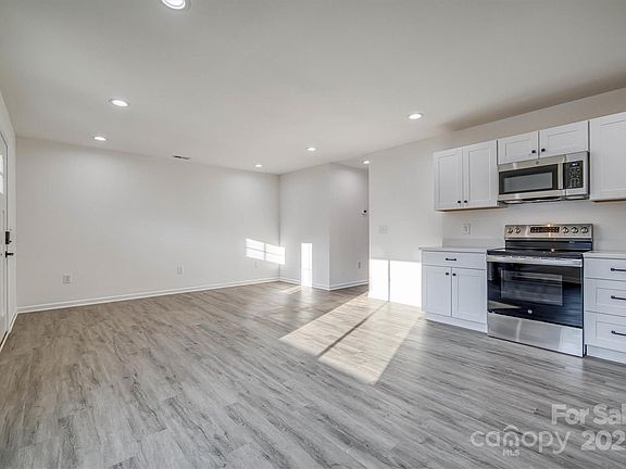 5th image of 1265 Margaret St NW
