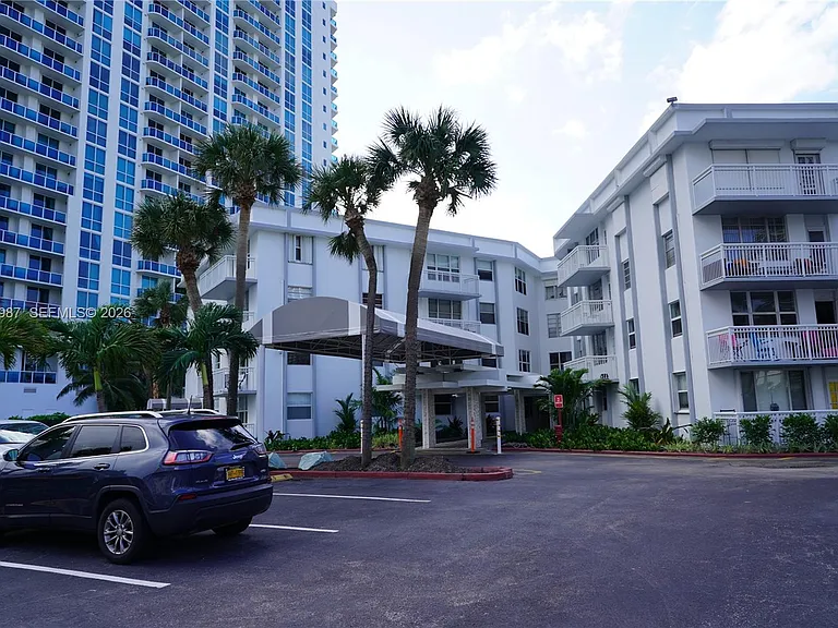 1913 S Ocean Dr #405 — Photo 7
