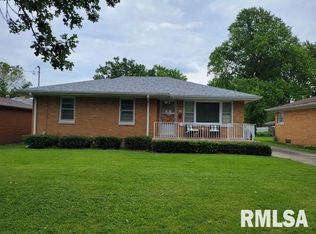 1620 N Stephens Ave, Grandview, IL 62702