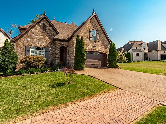 2nd image of 1027 Jarman Ln
