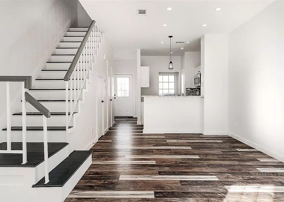 1st image of 3801 14th St APT 902