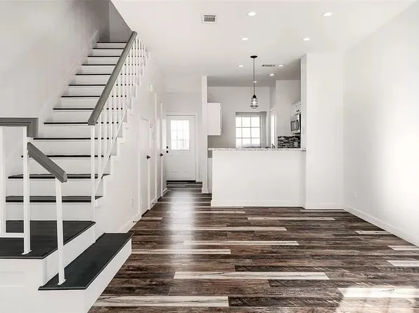 3801 14th St APT 902, Plano, TX 75074
