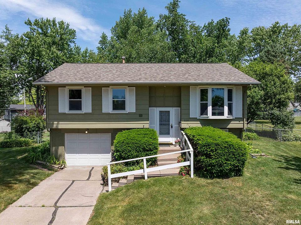 1st image of 2235 Waveland Dr