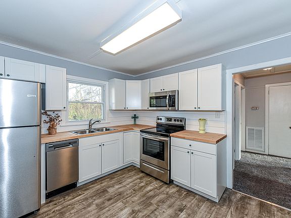 4th image of 326 Leatherwood Dr