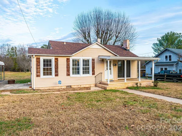 80 Duke St, Granite Falls, NC 28630