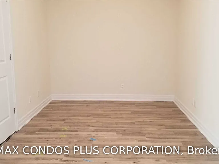 9075 Jane St #1607 — Photo 11