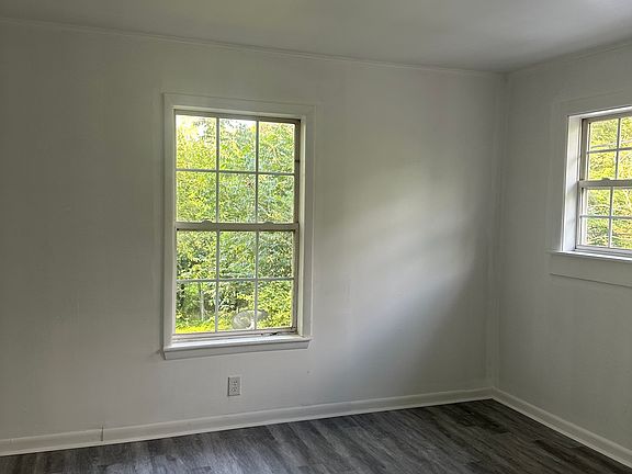 3rd image of 1308 S Cedar Ave