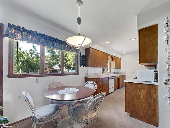 5th image of 999 Glendale Park Dr