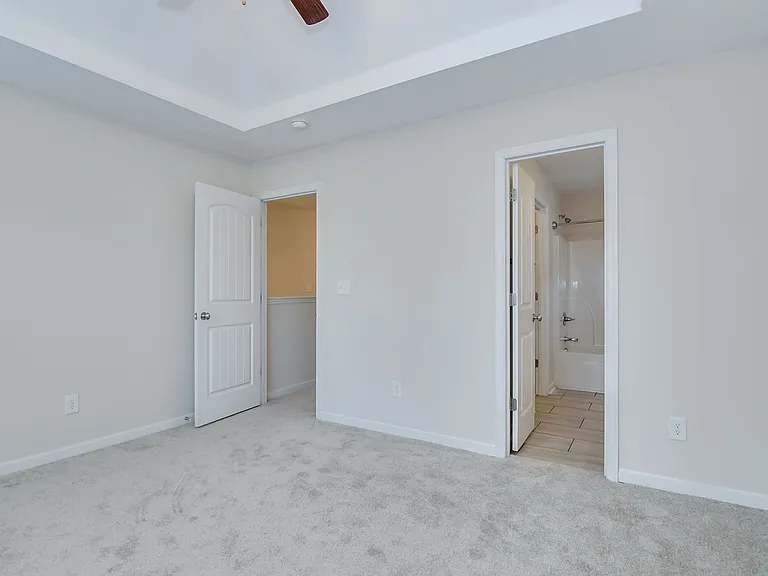 703 Sycamore Ct — Photo 19