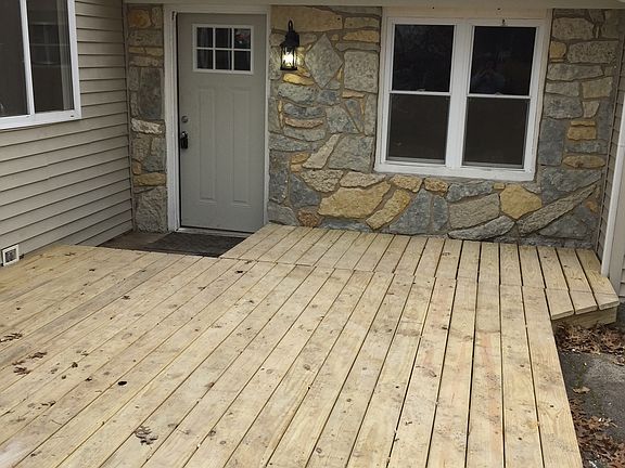 Exterior: Deck
